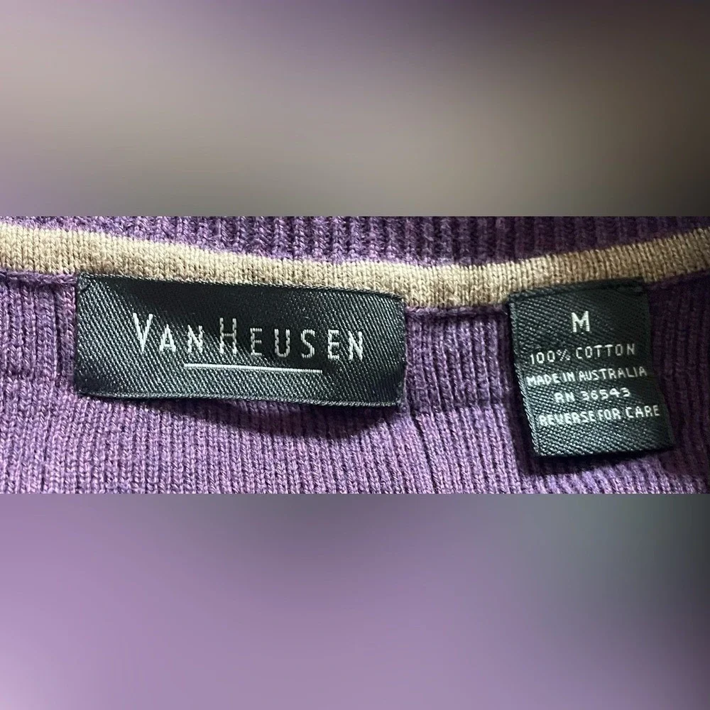 Van Heusen- Men's Purple V-Neck Sweater‎ Size M